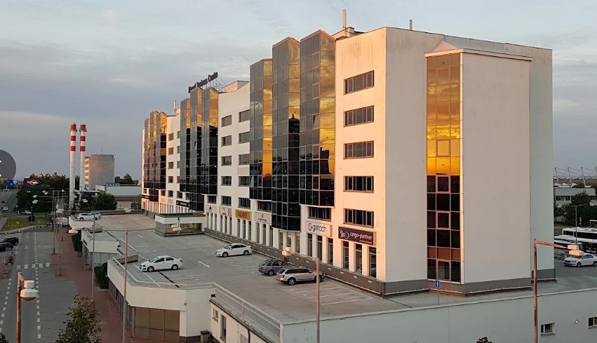 Pronájem kanceláře 350 m² – fotografie 4