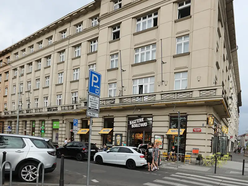 Pronájem bytu 6 pokojů a více 296 m², Praha – náhled fotky 2