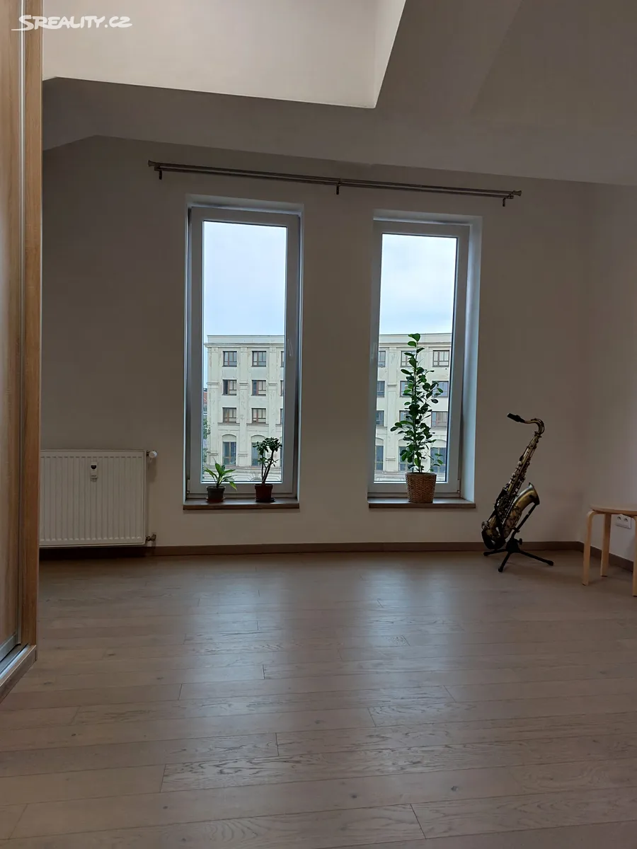 Pronájem bytu 2+kk 44 m² – pohled 3