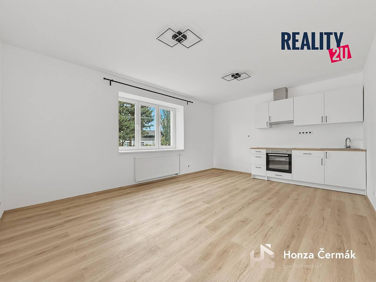 Pronájem bytu 1+kk 35 m²