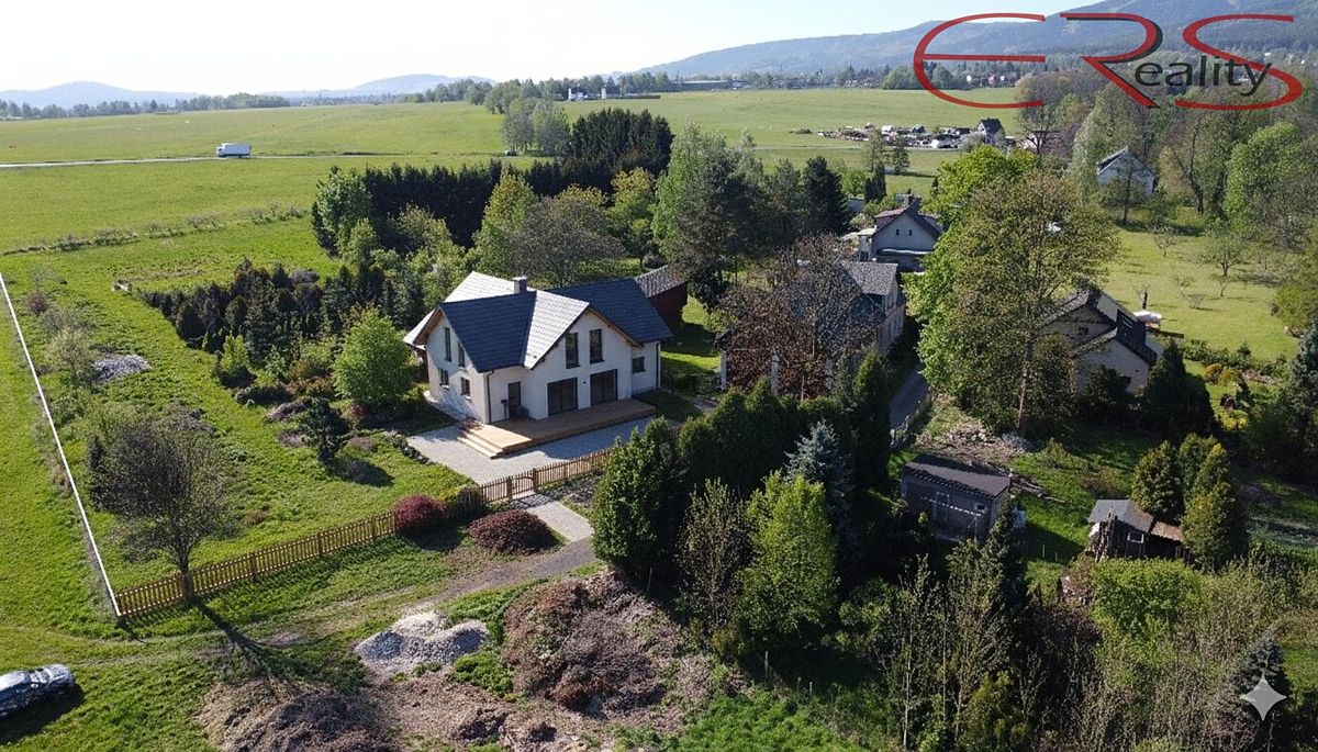 Prodej stavebního pozemku 3330 m² – fotografie 2