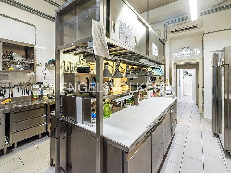 Pronájem komerčního prostoru, 225 m² (10 z 13)