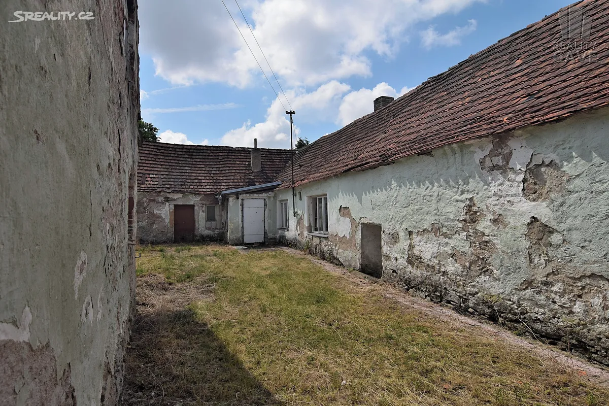 Prodej rodinného domu 360 m², pozemek 2936 m², Čečelovice