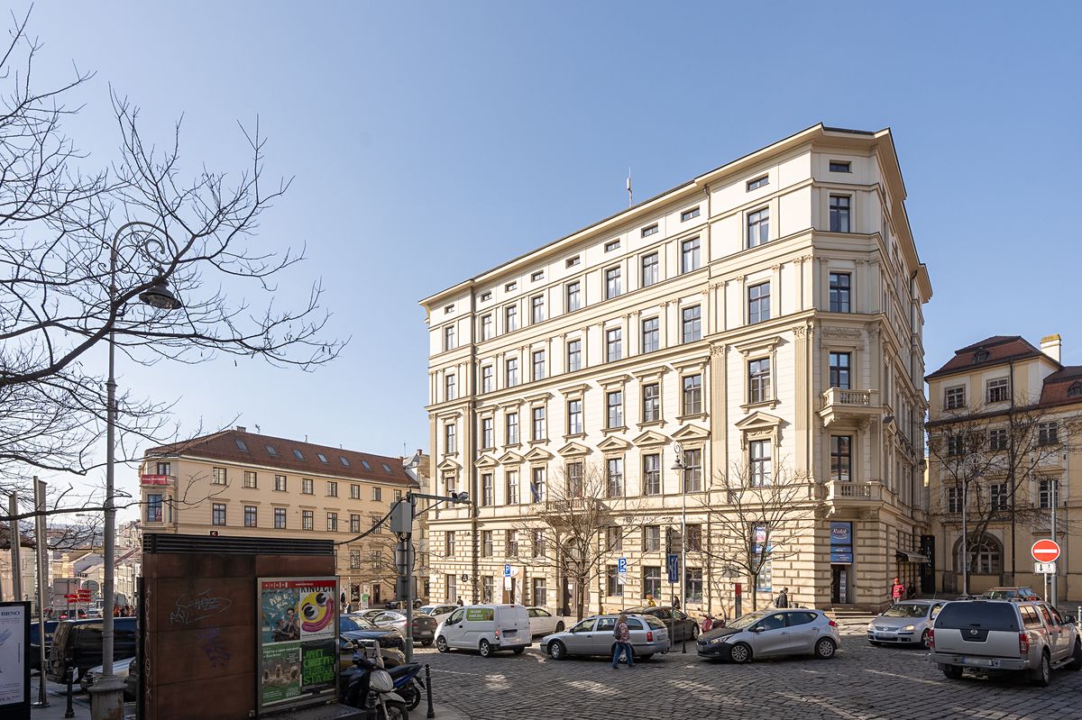 Pronájem kanceláře 210 m²