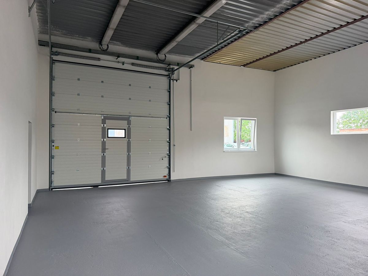 Pronájem obchodního prostoru 100 m² – fotografie 2