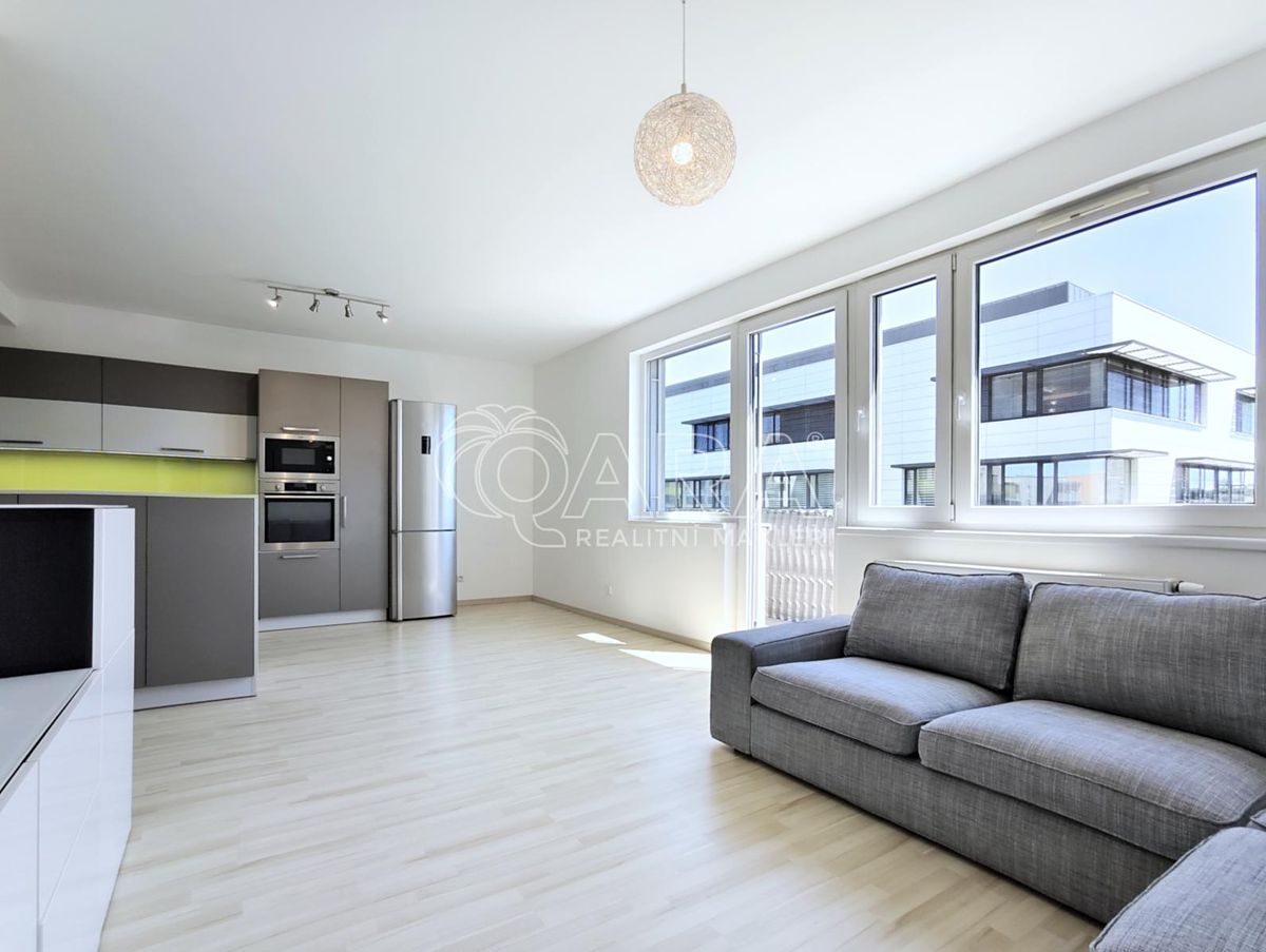 Pronájem bytu 3+kk 73 m²