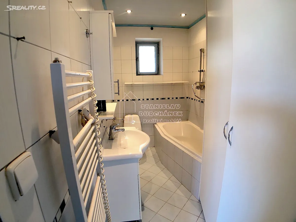 Pronájem rodinného domu 90 m², pozemek 118 m² – další