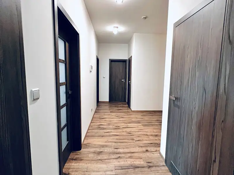 Prodej bytu 3+kk 92 m², Karlovy Vary – náhled fotky 2