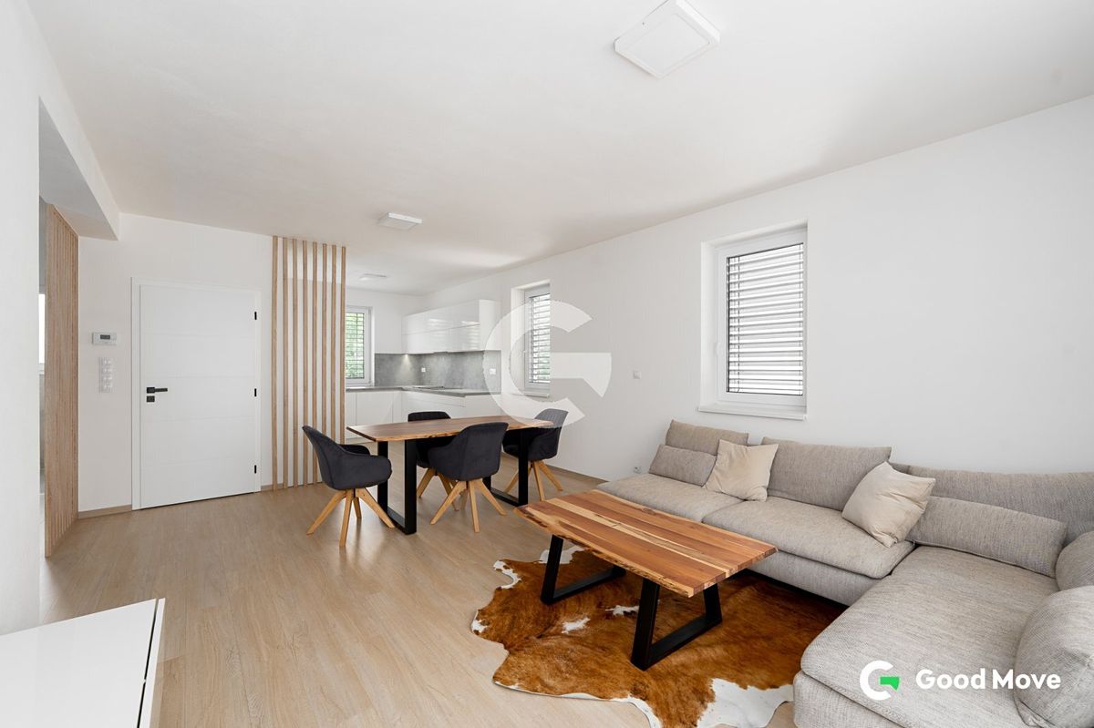 Prodej rodinného domu 115 m², pozemek 260 m² – fotografie 2