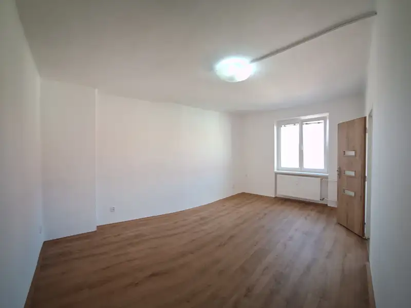 Prodej bytu 2+1 52 m², Louny – náhled fotky 2