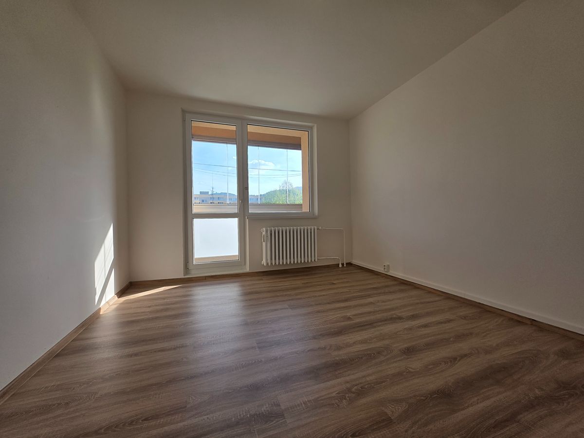 Pronájem bytu 2+1 62 m² – fotografie 3