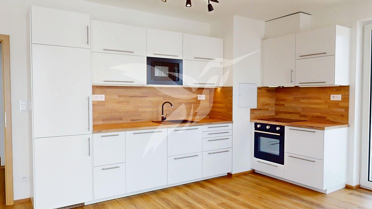 Pronájem bytu 1+kk 38 m²