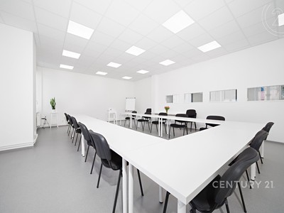 Pronájem komerčního prostoru, 60 m² (2 z 12)