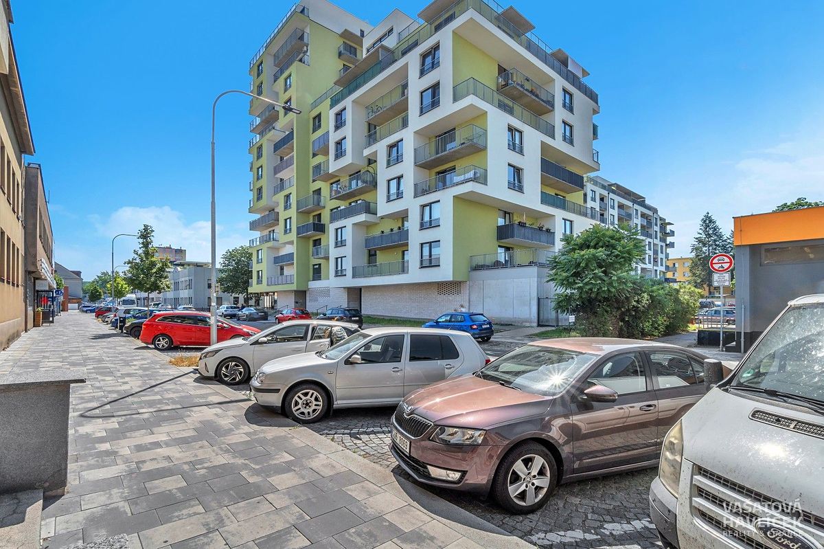 Pronájem bytu pokoje 16 m²