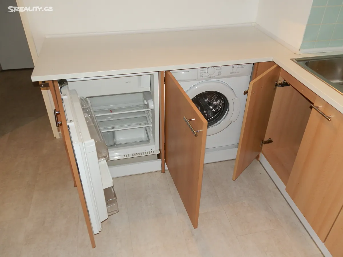 Pronájem bytu 2+kk 38 m² – pohled 2