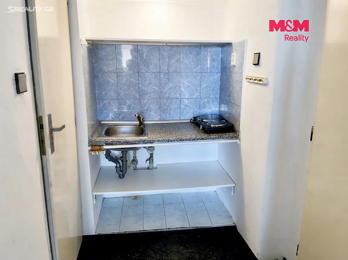 Pronájem bytu 1+kk 17 m² – pohled 3