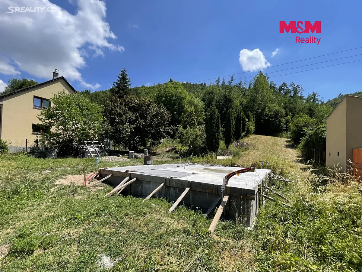Prodej stavebního pozemku 1214 m² – pohled 2