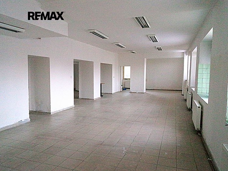 Prodej komerčního prostoru, 1 120 m² (7 z 21)
