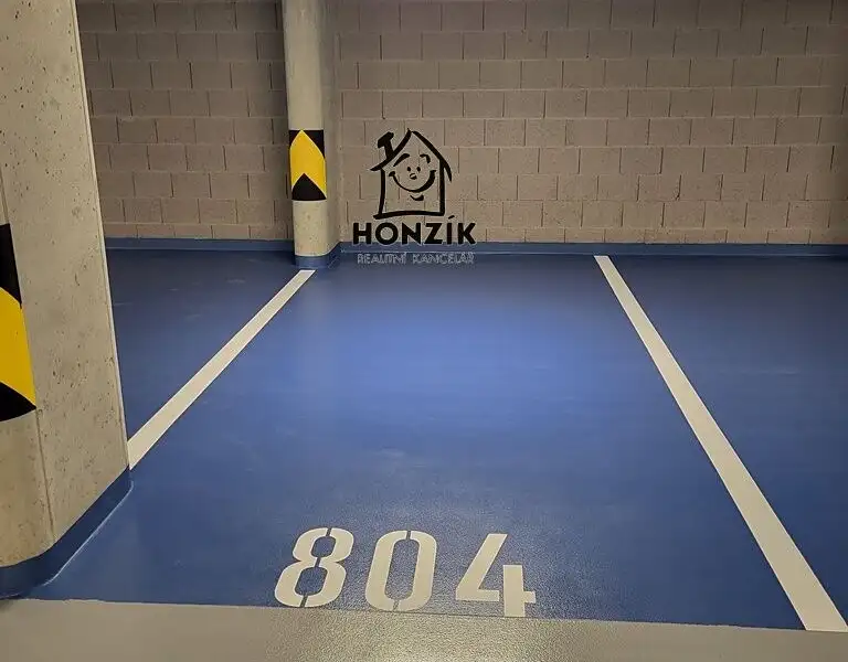 Pronájem garážového stání 15 m², Praha – náhled fotky 1