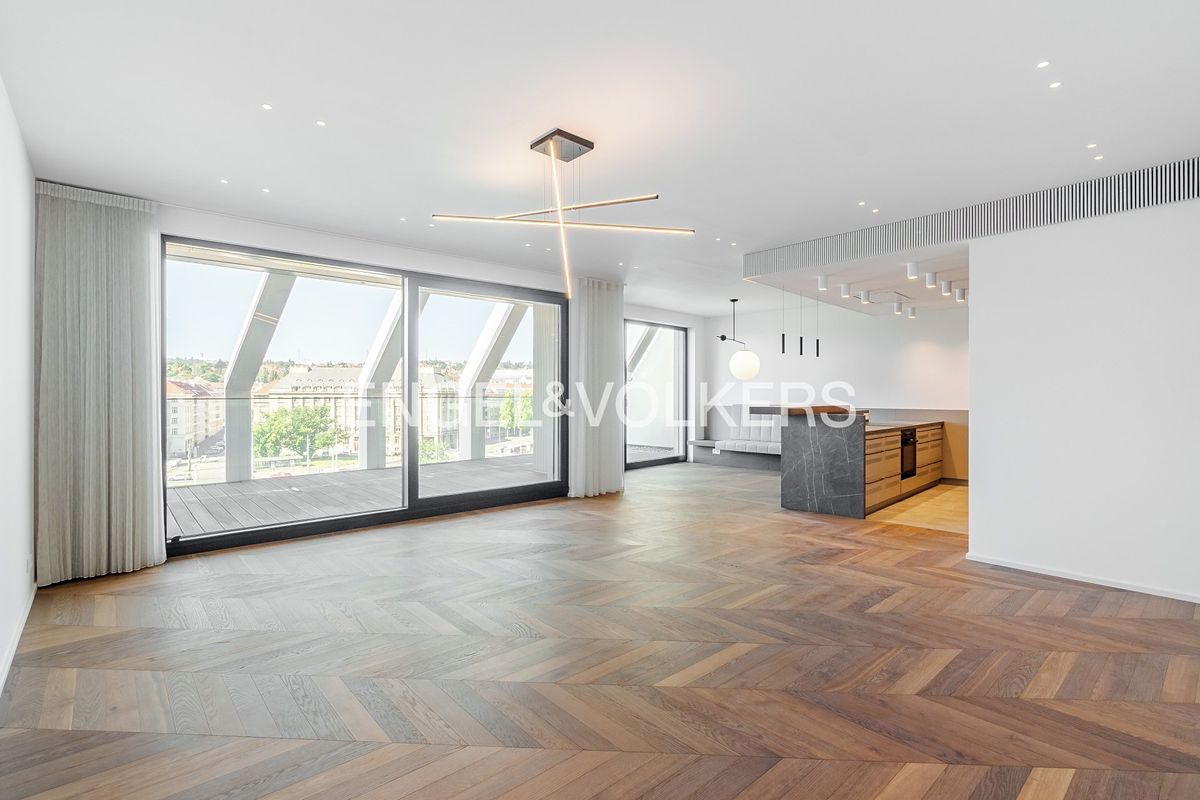 Pronájem bytu 3+kk 129 m²