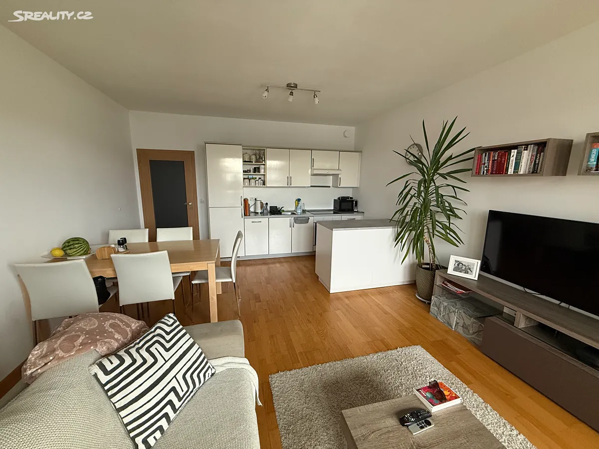 Pronájem bytu 2+kk 60 m², Praha