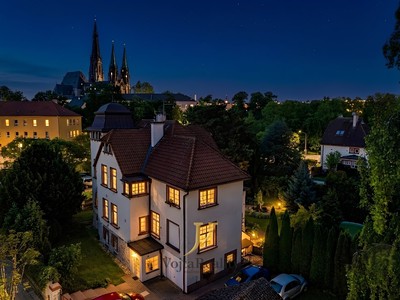 Prodej  rodinného domu 497 m², pozemek 1 515 m²