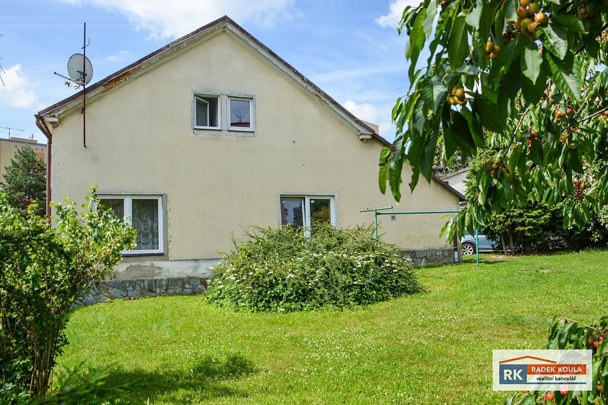 Prodej rodinného domu 245 m², pozemek 1067 m²