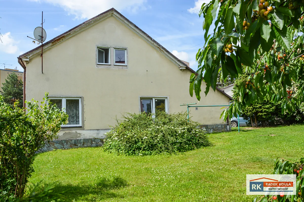 Prodej rodinného domu 245 m², pozemek 1067 m²