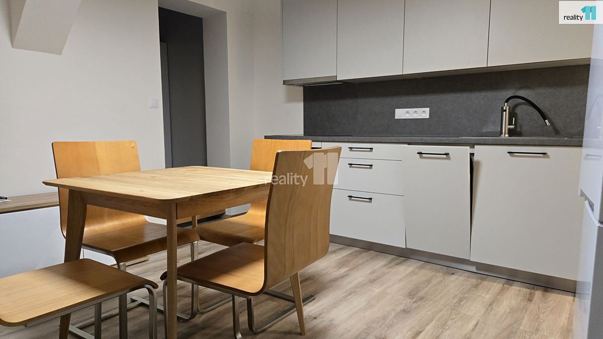 Pronájem bytu 2+kk 40 m²