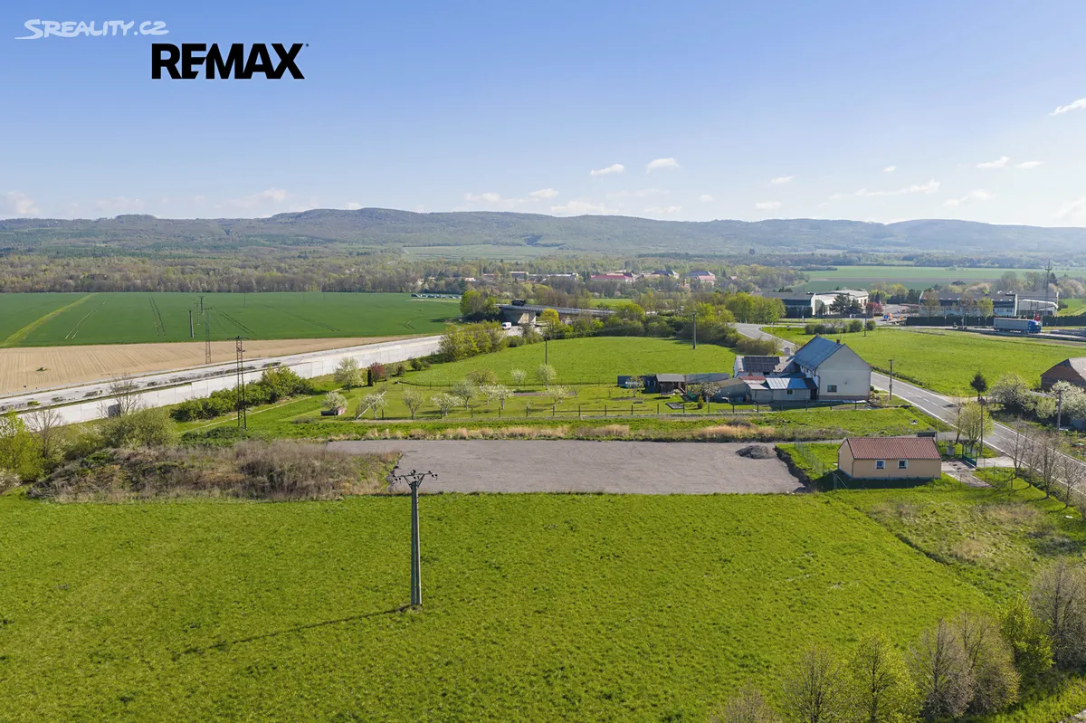 Prodej komerčního pozemku 3714 m² - More