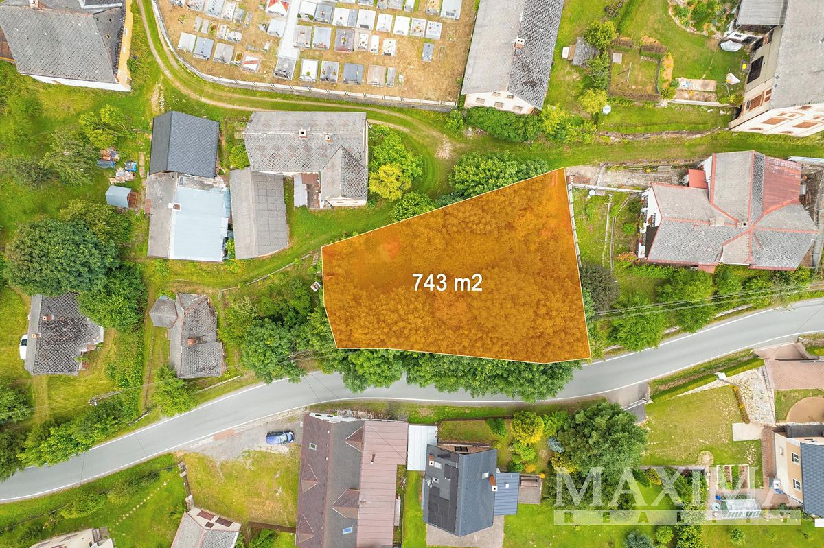 Prodej stavebního pozemku 743 m²