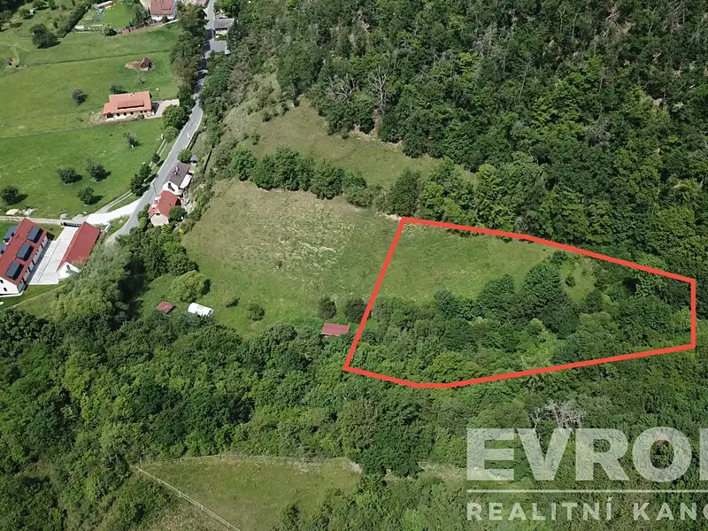 Prodej pozemku 2017 m², Beroun – náhled fotky 1