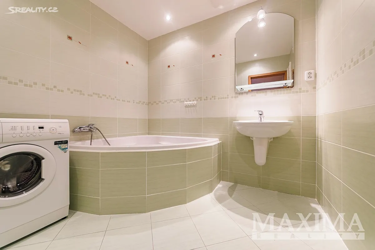 Pronájem bytu 2+kk 63 m² – další