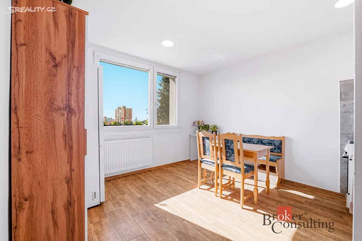 Pronájem bytu 1+1 39 m² – pohled 2