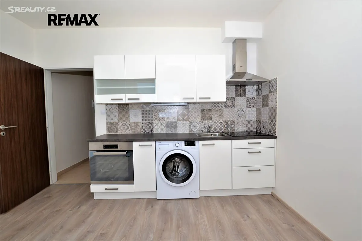 Pronájem bytu 1+kk 23 m² – pohled 2