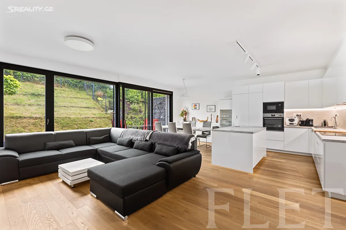 Pronájem rodinného domu 217 m², pozemek 108 m², Praha