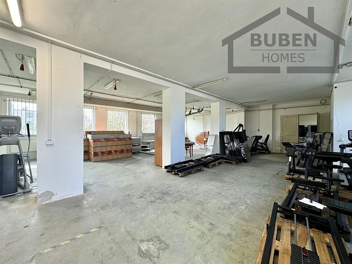 Pronájem skladového prostoru 330 m² – fotografie 2