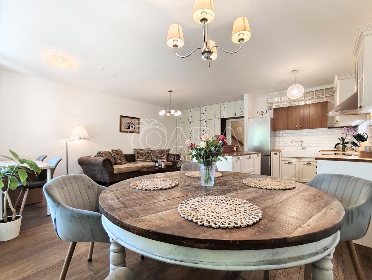 Pronájem bytu 3+kk 81 m²