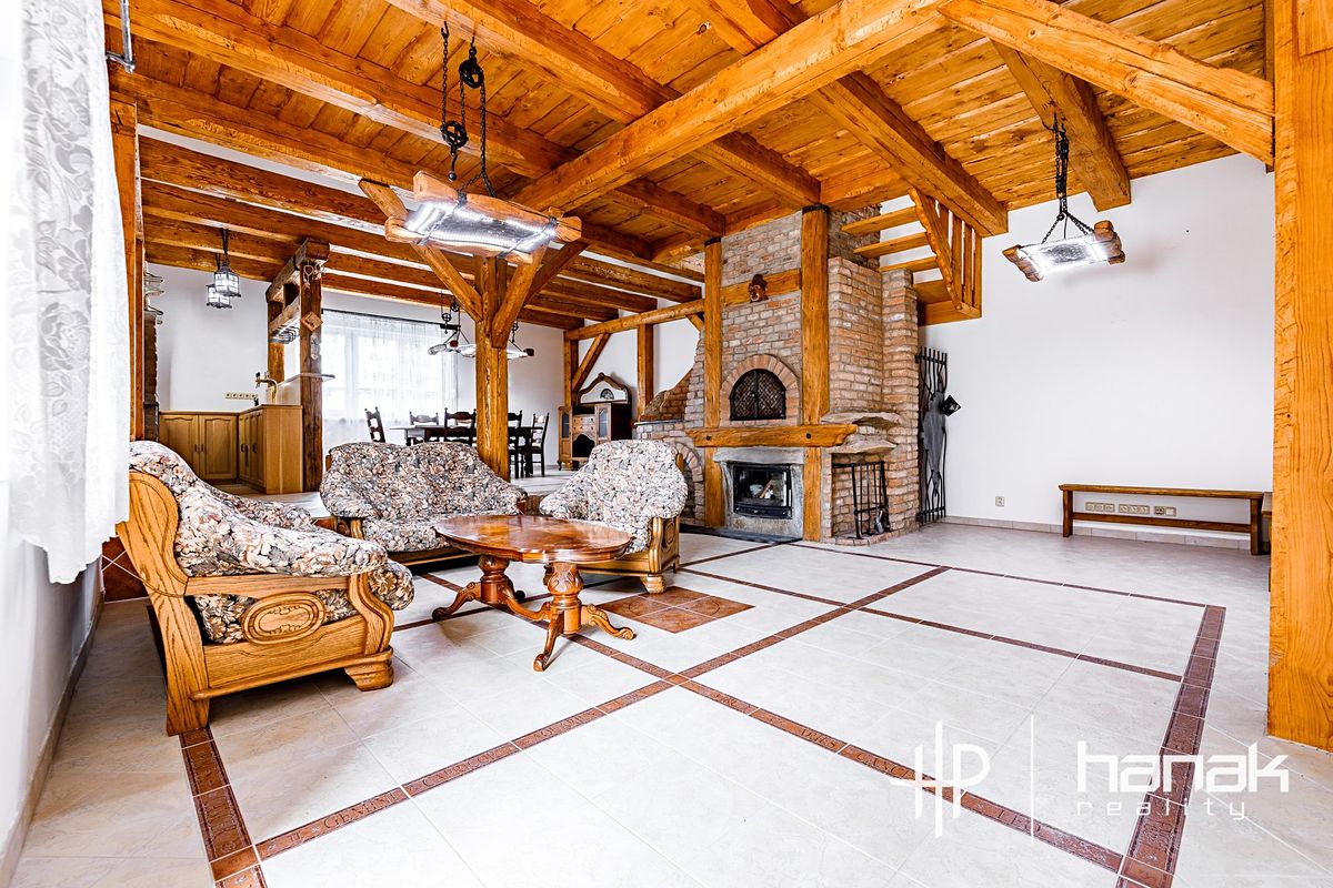 Prodej rodinného domu 335 m², pozemek 3009 m² – fotografie 2