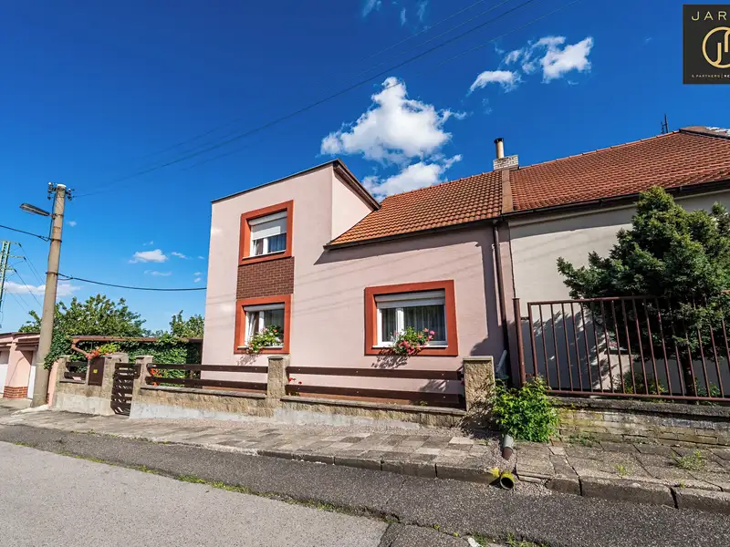 Prodej rodinného domu 160 m², pozemek 610 m², Kladno – náhled fotky 2