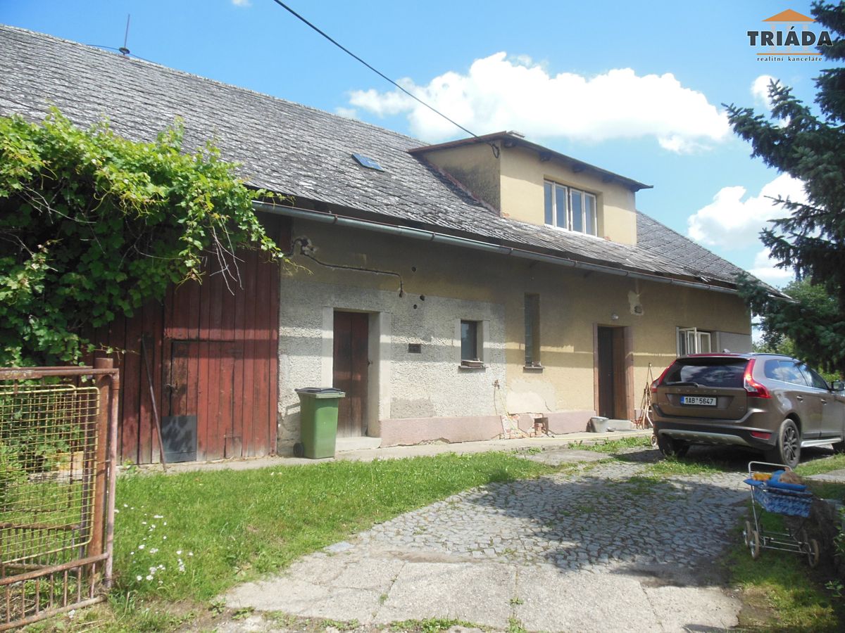Prodej rodinného domu 120 m², pozemek 906 m² – fotografie 2