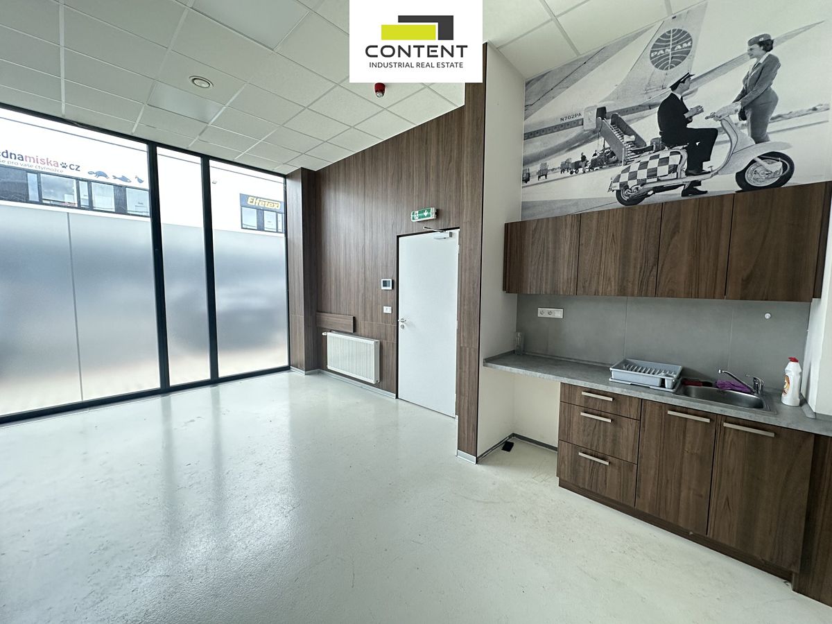 Pronájem skladového prostoru 943 m² – fotografie 5