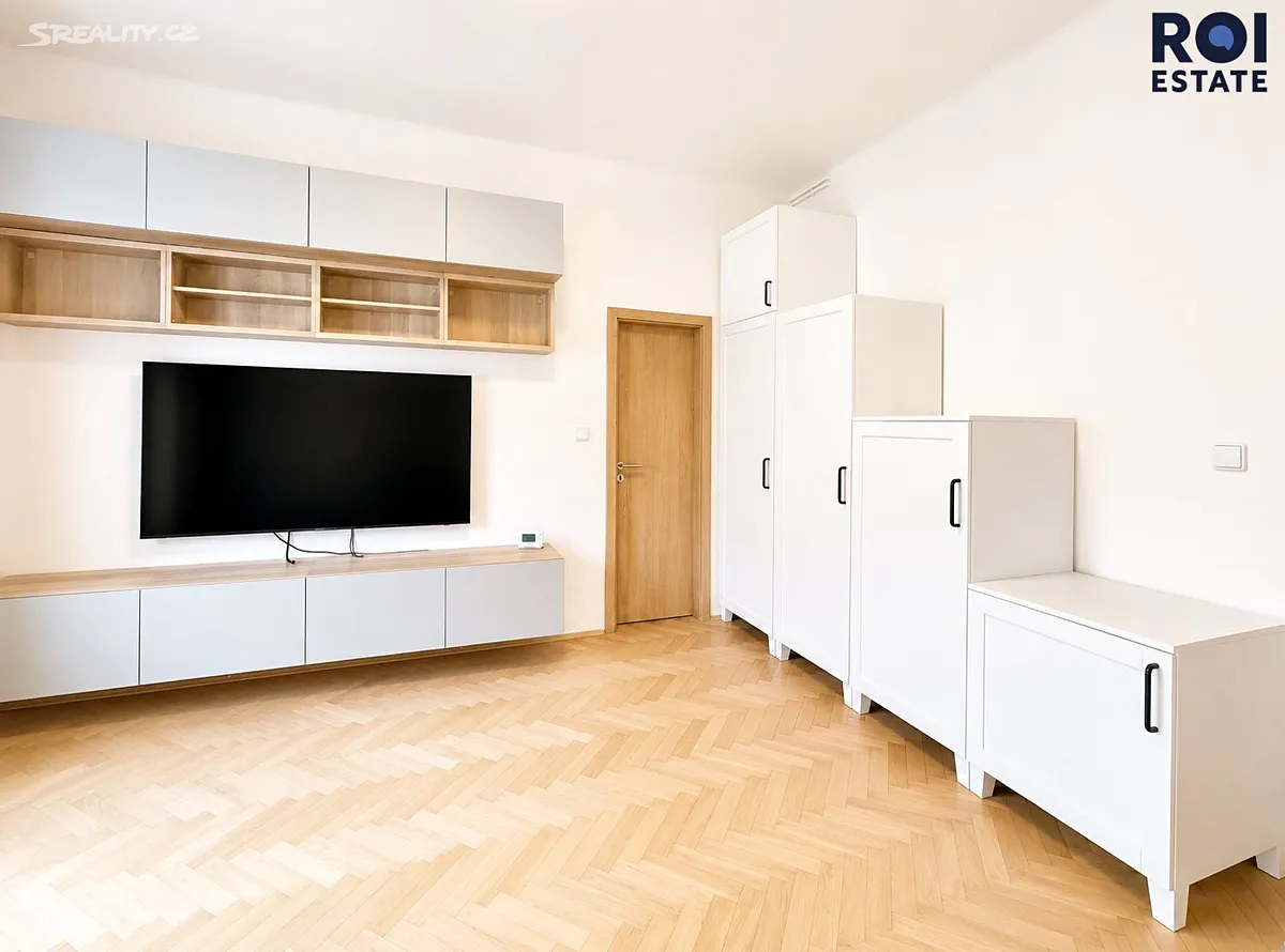 Pronájem bytu 2+kk 44 m² – pohled 2