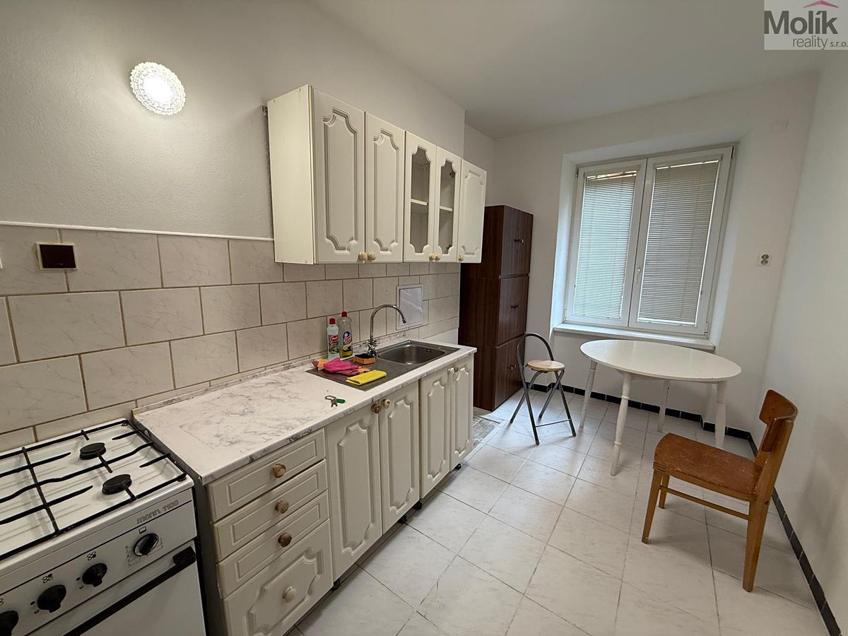 Pronájem bytu 1+1 35 m² – fotografie 2