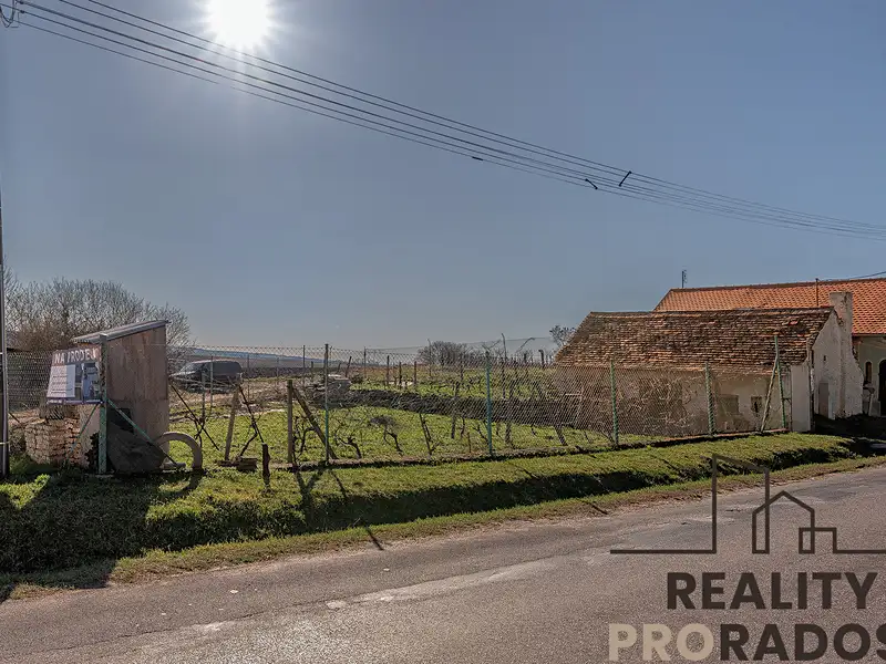 Prodej stavebního pozemku 450 m², Strachotice – náhled fotky 2