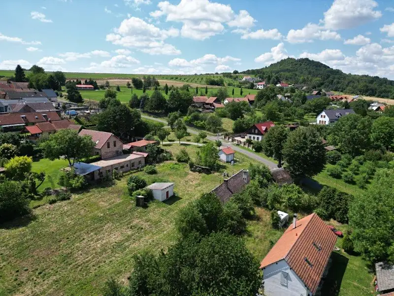 Prodej stavebního pozemku 2000 m², Jičín – náhled fotky 3