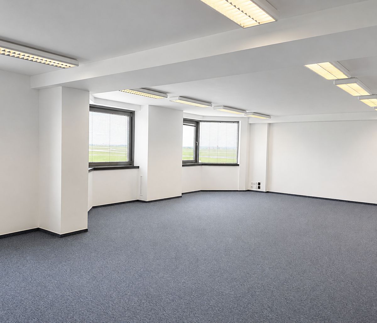 Pronájem kanceláře 350 m² – fotografie 2