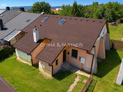 Prodej rodinného domu 230 m², pozemek 1379 m²