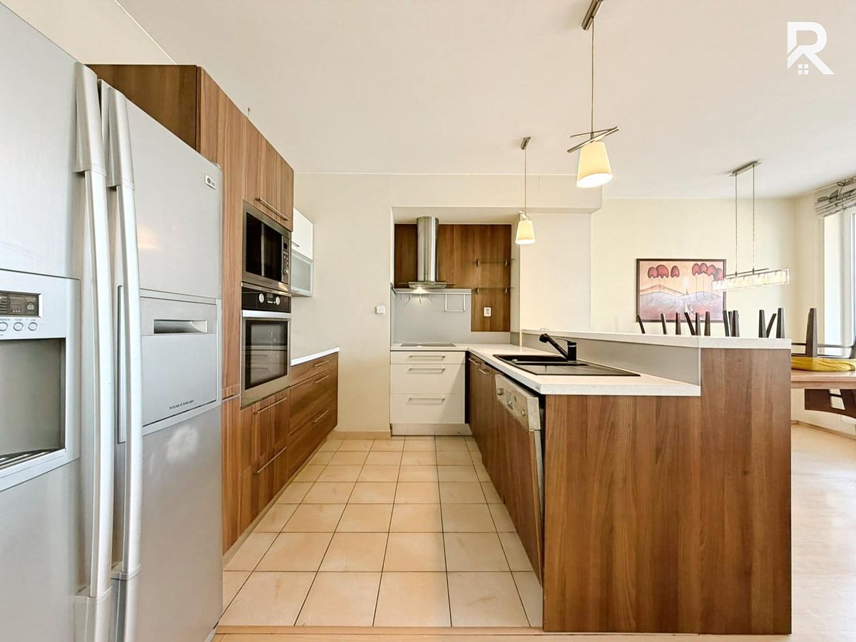 Pronájem bytu 3+kk 93 m²