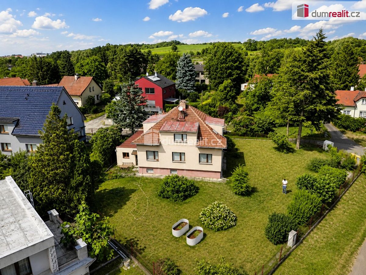 Prodej rodinného domu 348 m², pozemek 918 m² – fotografie 3